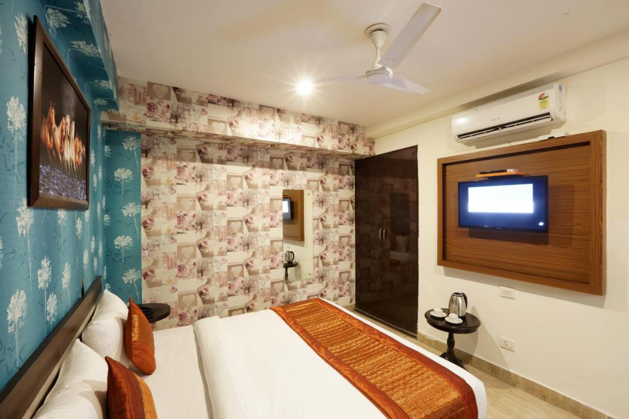 Hotel Ark Suites At Delhi Airport 뉴델리 외부 사진