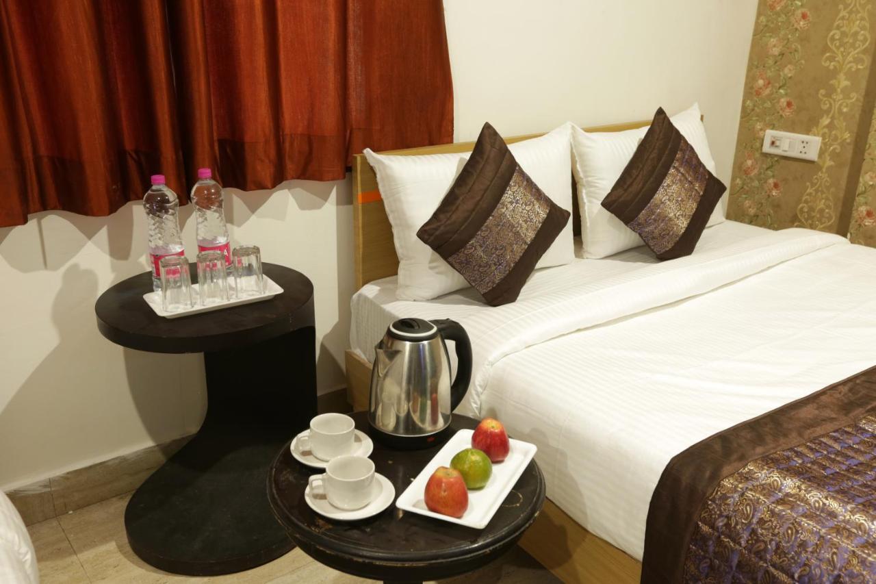 Hotel Ark Suites At Delhi Airport 뉴델리 외부 사진