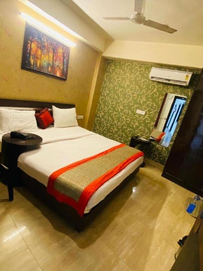 Hotel Ark Suites At Delhi Airport 뉴델리 외부 사진