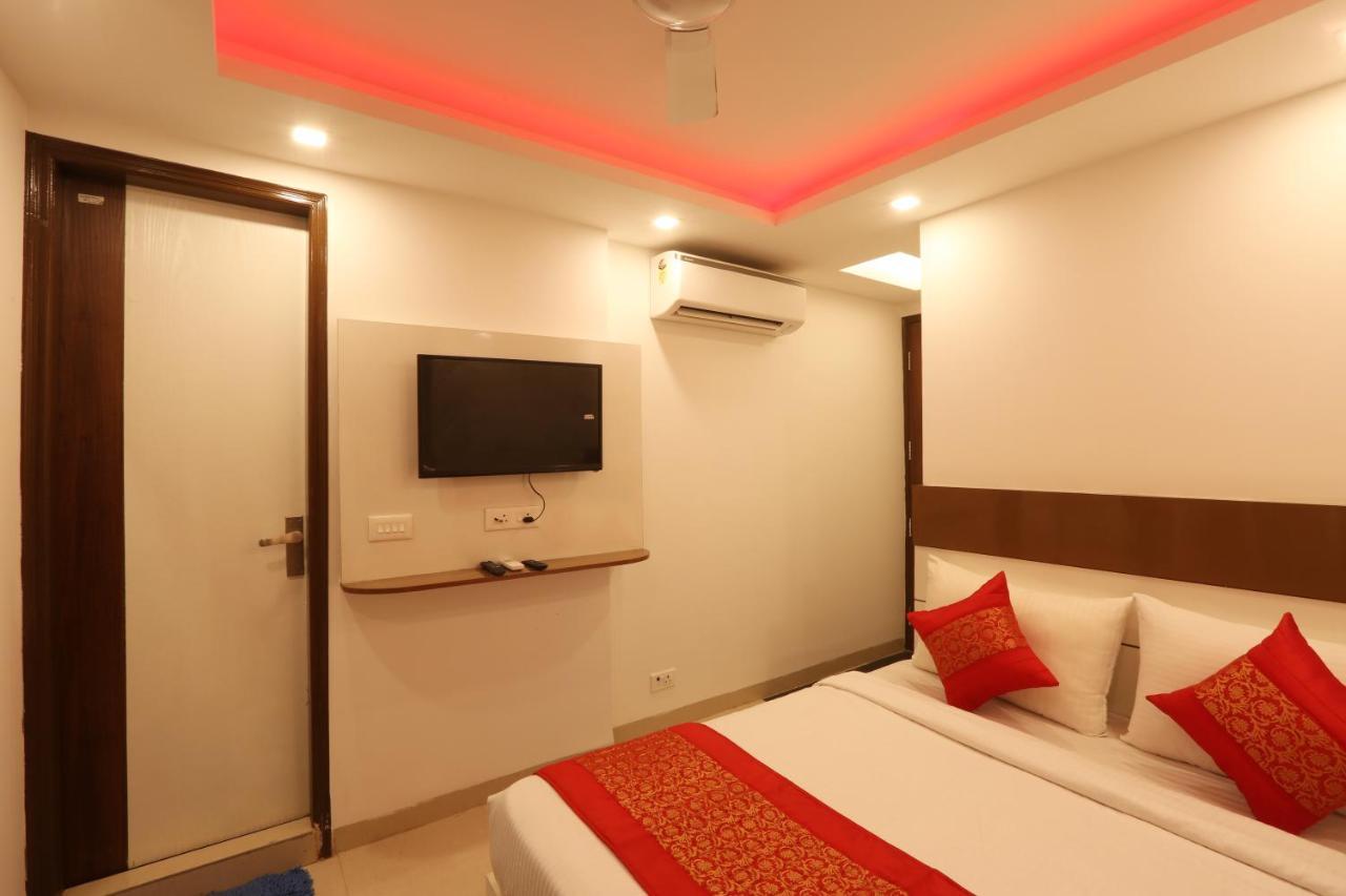 Hotel Ark Suites At Delhi Airport 뉴델리 외부 사진